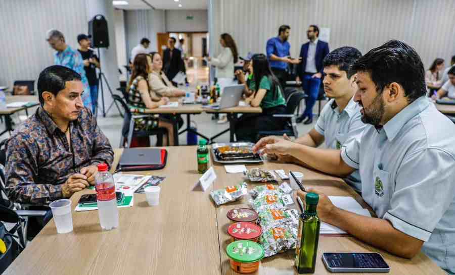 Cooperacre participa da Rodada de Negócios do Exporta mais Amazônia e expõe produtos para compradores de 14 países